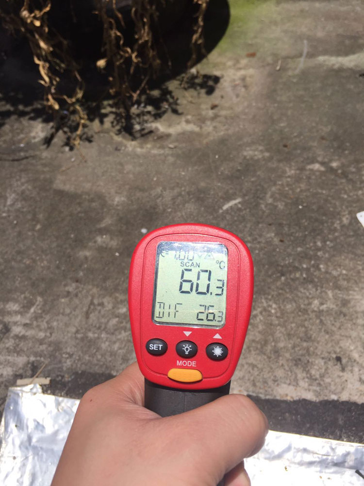 未施工的楼板表面测量温度为60℃
